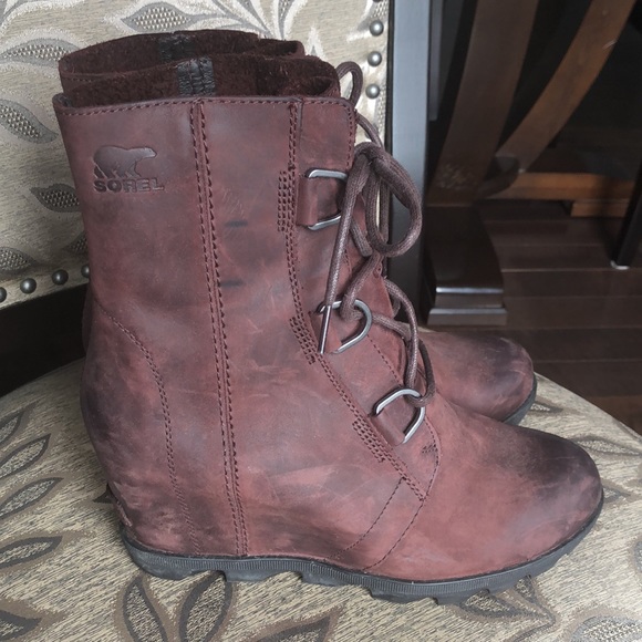 Gorgeous “Like New” Joan of Arc Sorel Wedge Boots - Picture 4 of 7